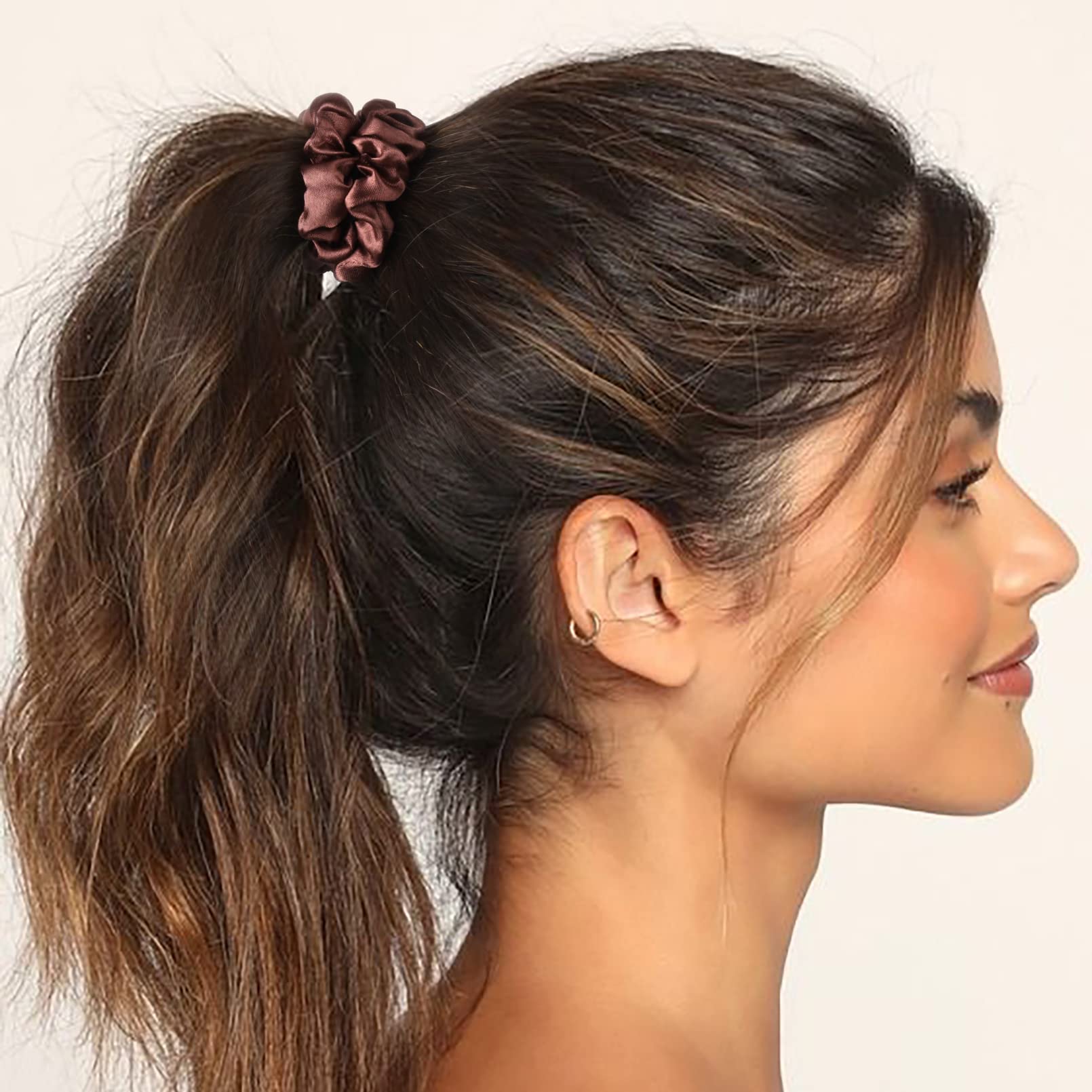 Ceelgon scrunchies satin avec carte dorée, emballage prêt à offrir
