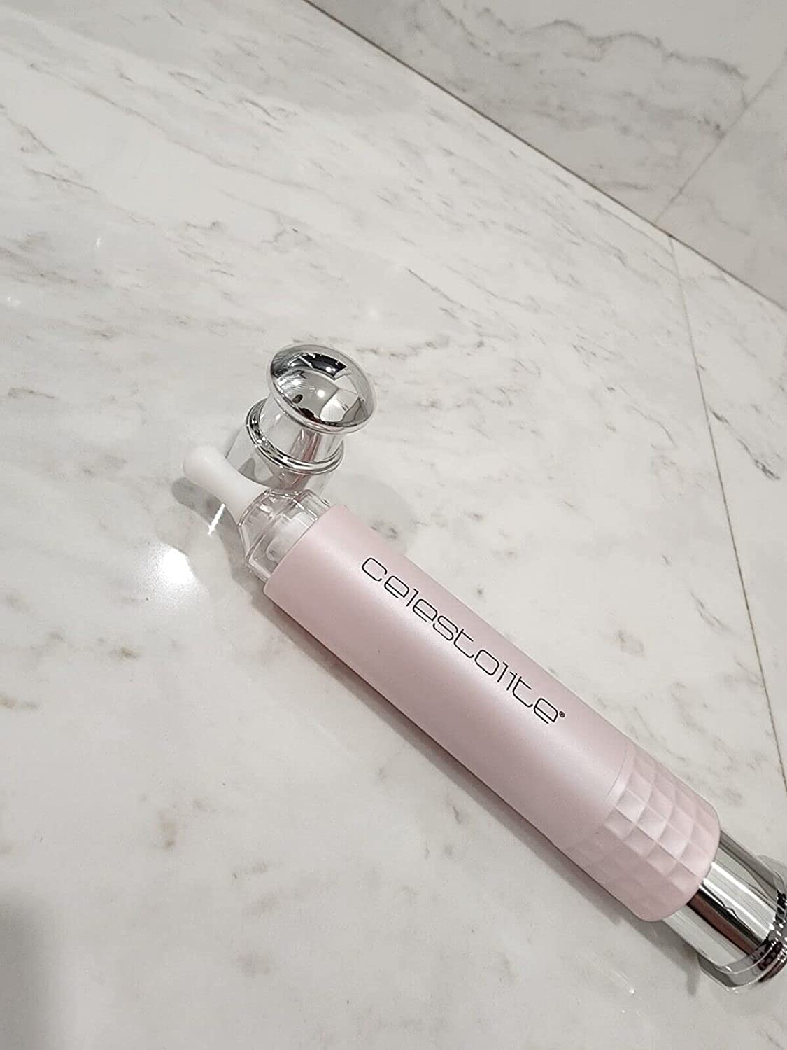 Soin Celestolite Estrella idéal pour occasions spéciales et routine quotidienne.