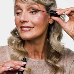Cellmetics Mascara favorise une séparation nette des cils.