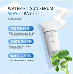 Absorption rapide de l'écran solaire Centella sur le visage.