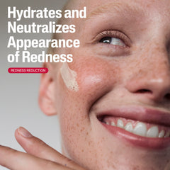 Application quotidienne du CETAPHIL Relief sur le visage