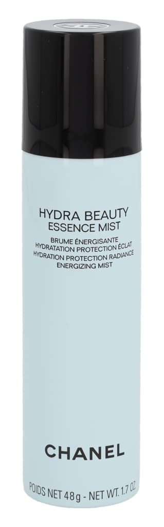 Pulvérisation légère de CHANEL Hydra Beauty Essence Mist sur la peau, rafraîchit instantanément.
