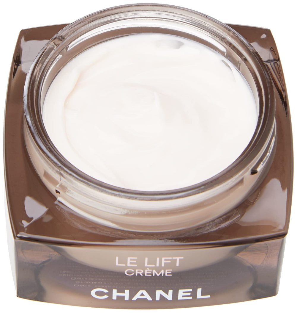 Chanel Le Lift Crème – texture ultra légère procurant une sensation soyeuse.
