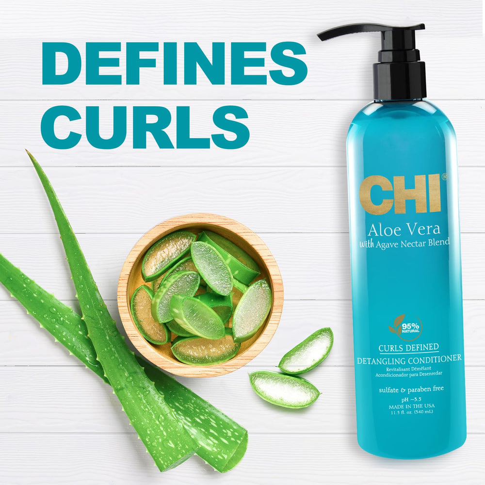 Boucles brillantes et définies avec CHI Aloe Vera Détanglant.