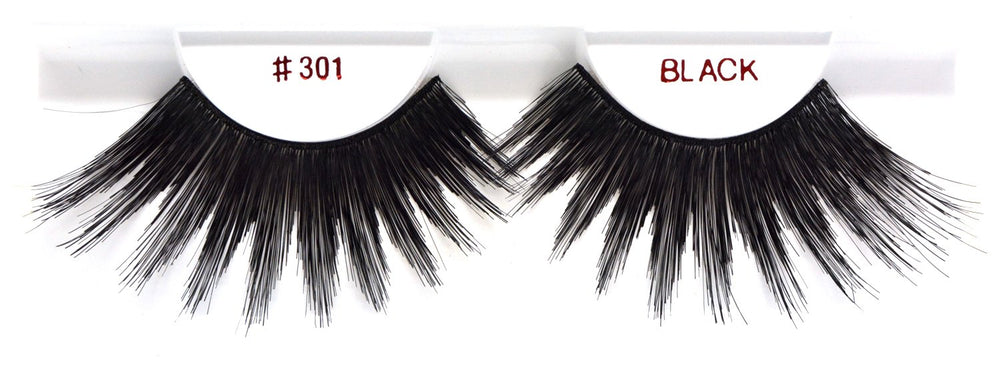 Christina 301: paire de cils naturels, facile à appliquer pour un look rapide.