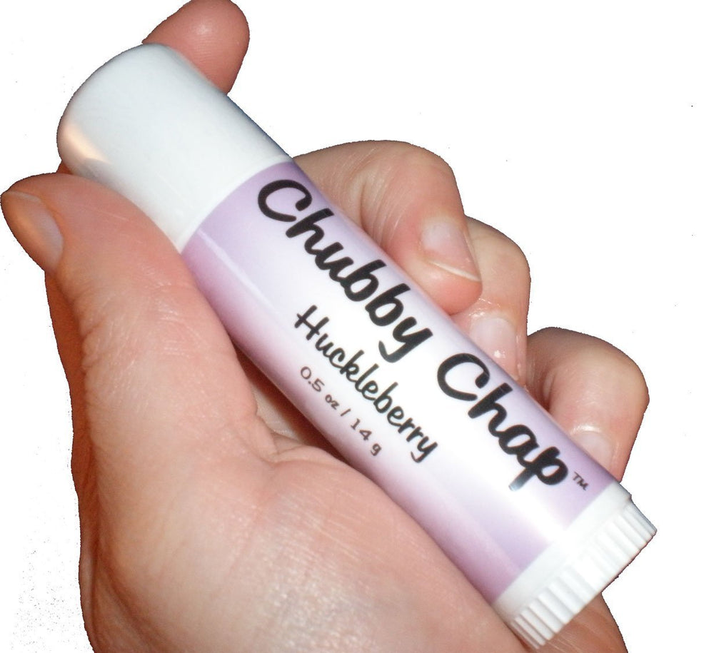 Baume à lèvres Chubby Chap au format très large, goût airelle sauvage, hydratation durable