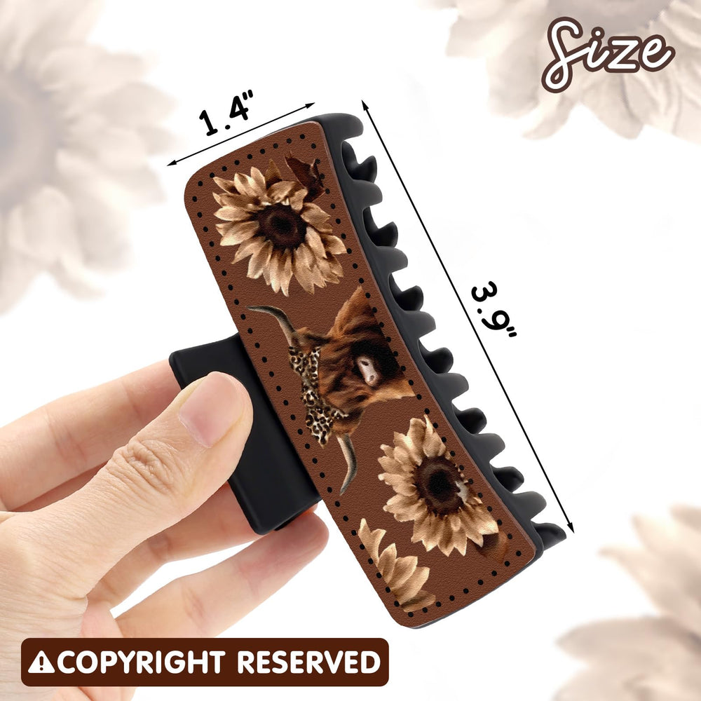 Pince CiyvoLyeen en cuir mat neutre, accessoire polyvalent au quotidien.