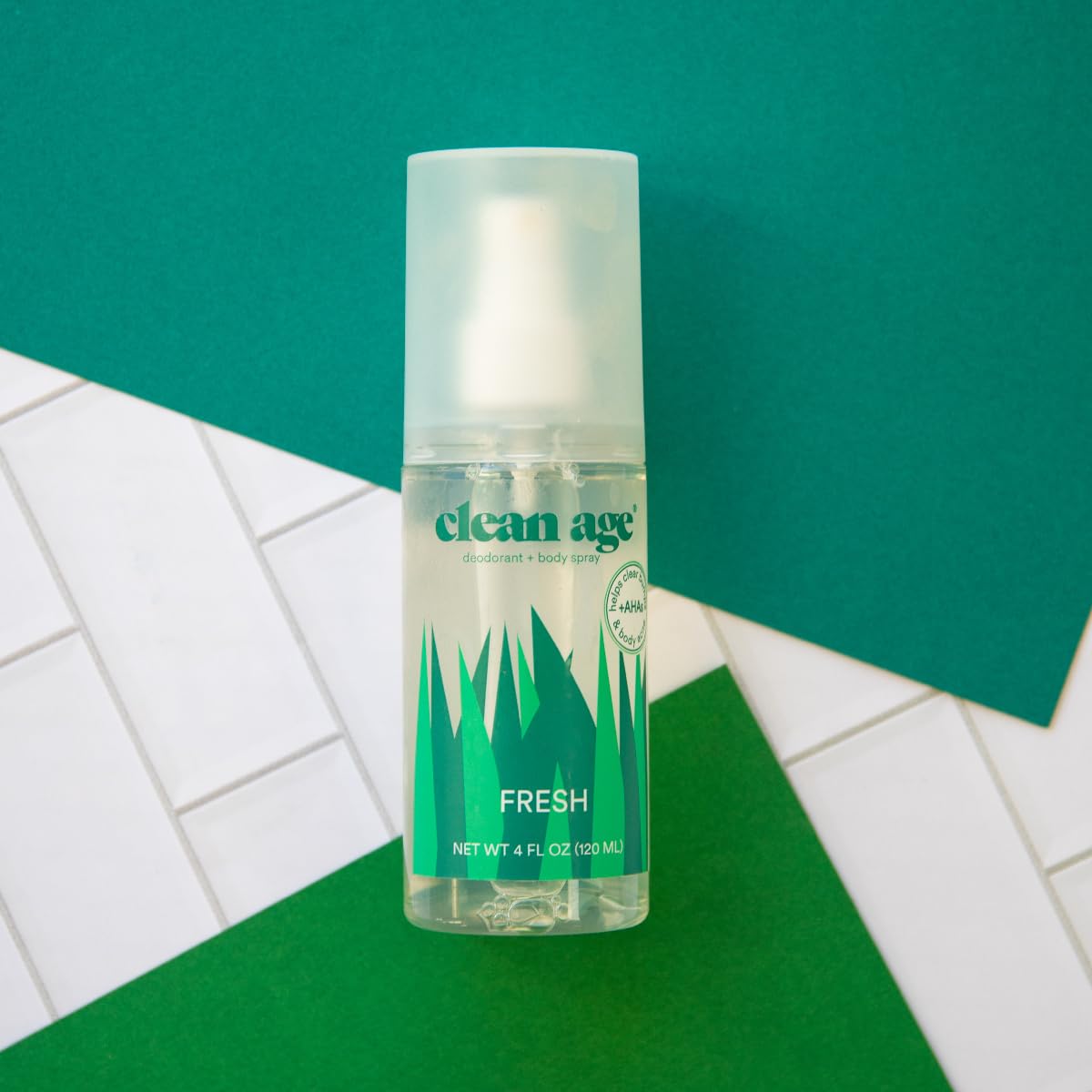 Clean Age formule végan sans parabènes pour une routine sûre.