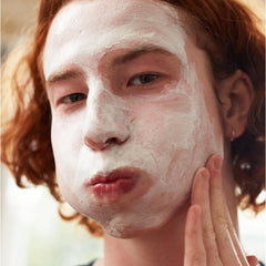 Formule sans huile de Clean & Clear Blackhead Eraser, adaptée à l'usage quotidien.