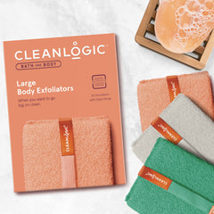 Cleanlogic brosse-exfoliante douceur: massage circulaire révélant une peau fraîche.