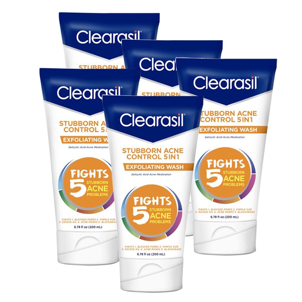 Clearasil nettoyant exfoliant 5 en 1 en bouteille 200 ml, peau nette après utilisation.