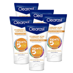 Clearasil nettoyant exfoliant 5 en 1 en bouteille 200 ml, peau nette après utilisation.