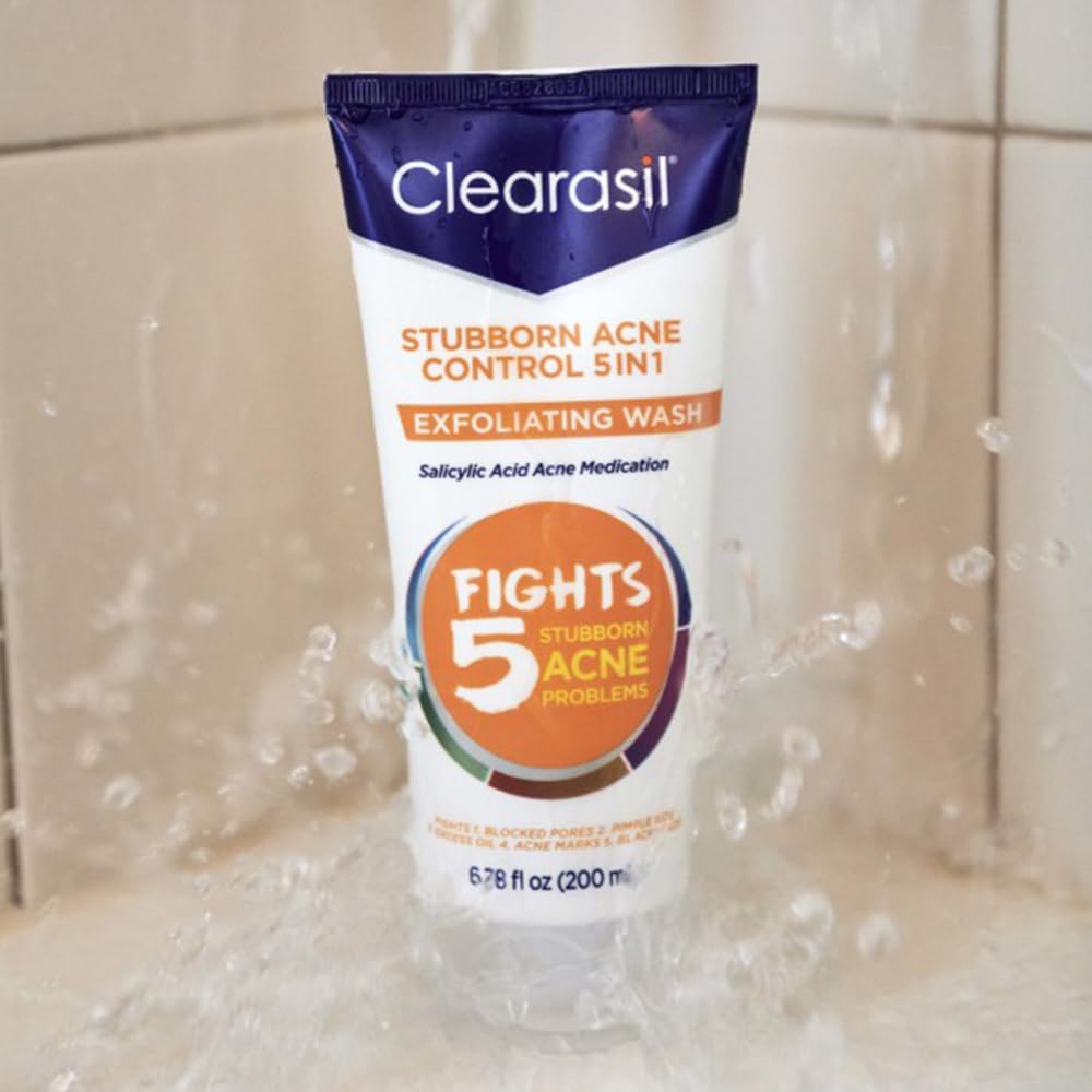 Clearasil soutient des initiatives locales contre l’intimidation.