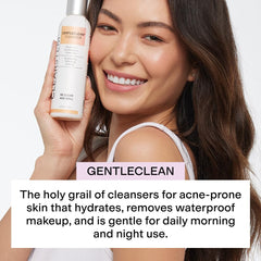 CLEARSTEM GentleClean : mousse généreuse sur la peau pour un nettoyage en douceur.