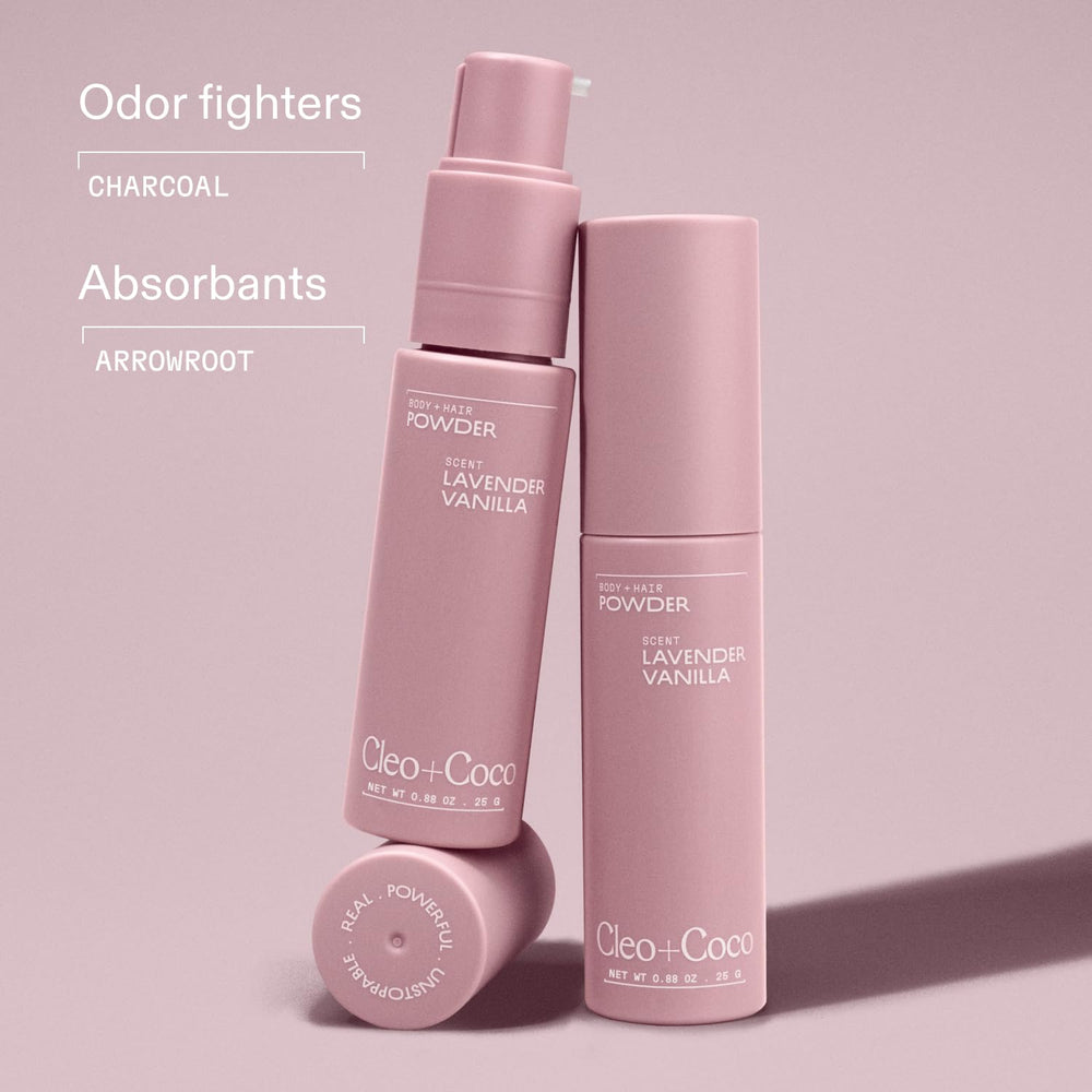 Texture fine de la poudre Cleo + Coco pour une application facile.