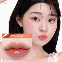 CLIO PROFESSIONAL on model lips illustrating Vanilla Apple glossy gradient effect