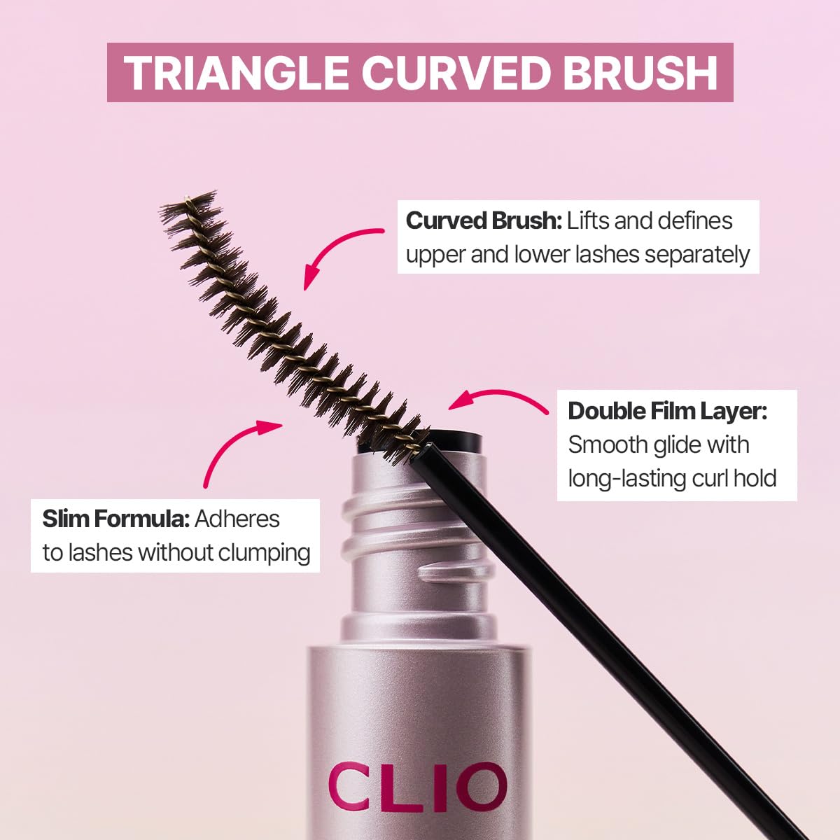 Application fluide sans paquets grâce à la brosse triangulaire CLIO Kill Lash Superproof.