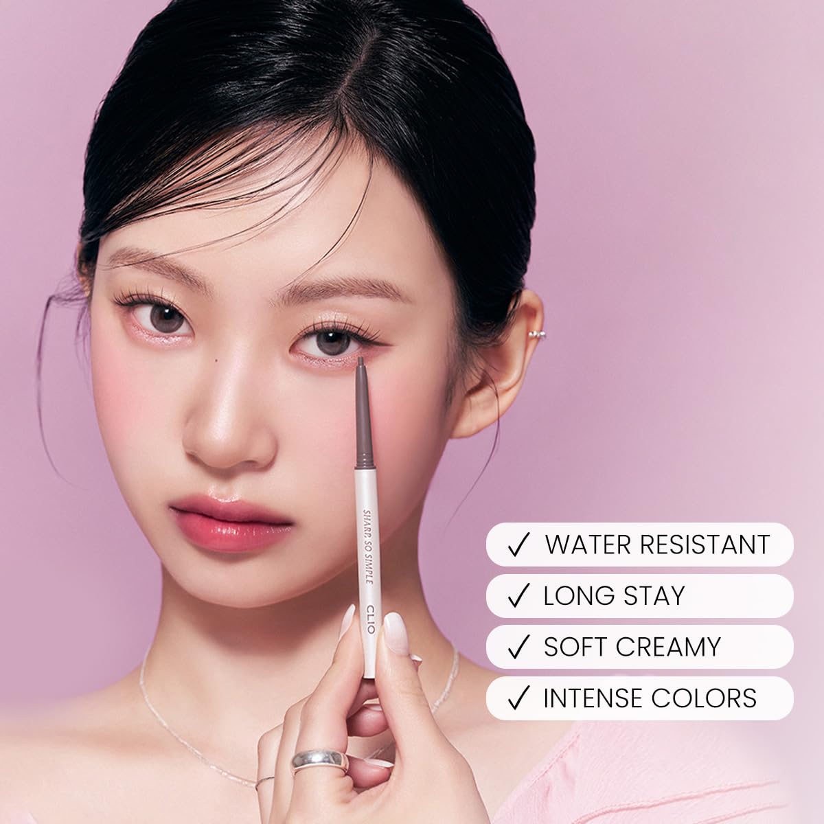 CLIO Sharp So Simple : trace fin 2 mm pour un passage fluide le long des cils.