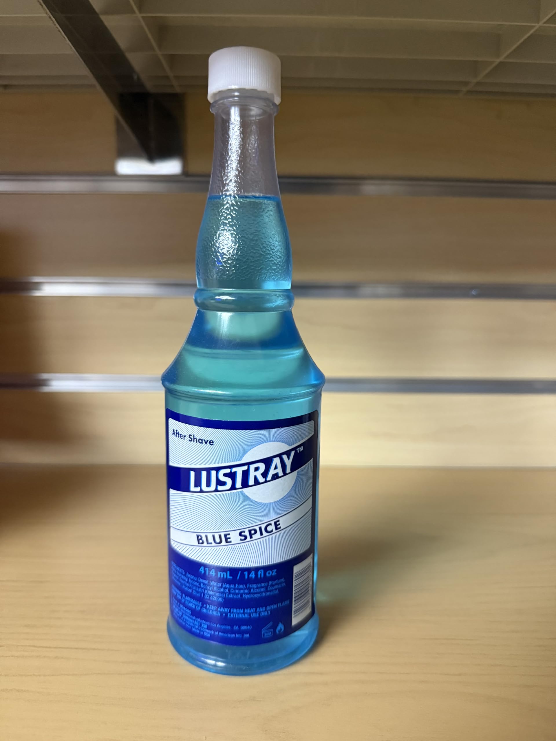 Clubman Lustray Blue Spice, emballage robuste pour déplacements et stockage.