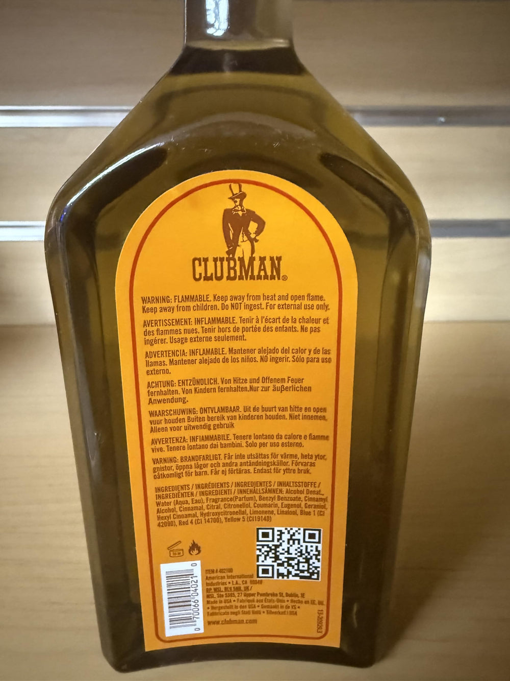 Clubman Virgin Island Bay Rum - Note épicée et exotique pour une ambiance tropicale.