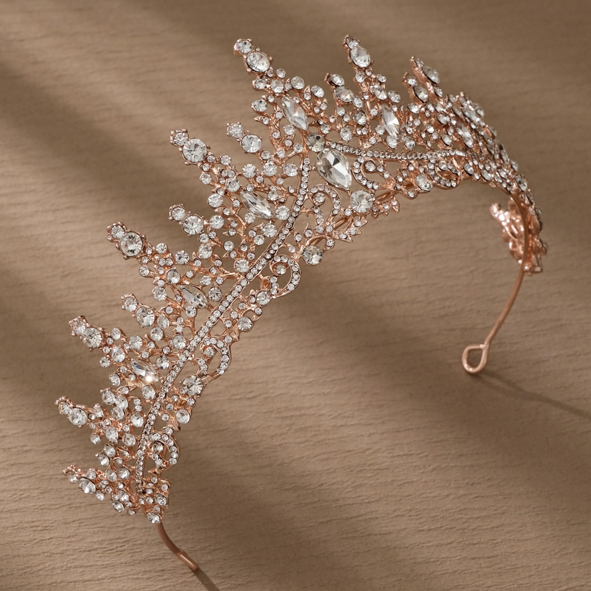 Accessoire idéal pour fête avec COCIDE, brille sur scène et soirée.