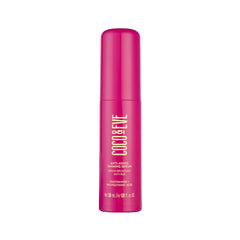 Coco & Eve serum bronzant anti-age en bouteille, hydratation durable et application précise.