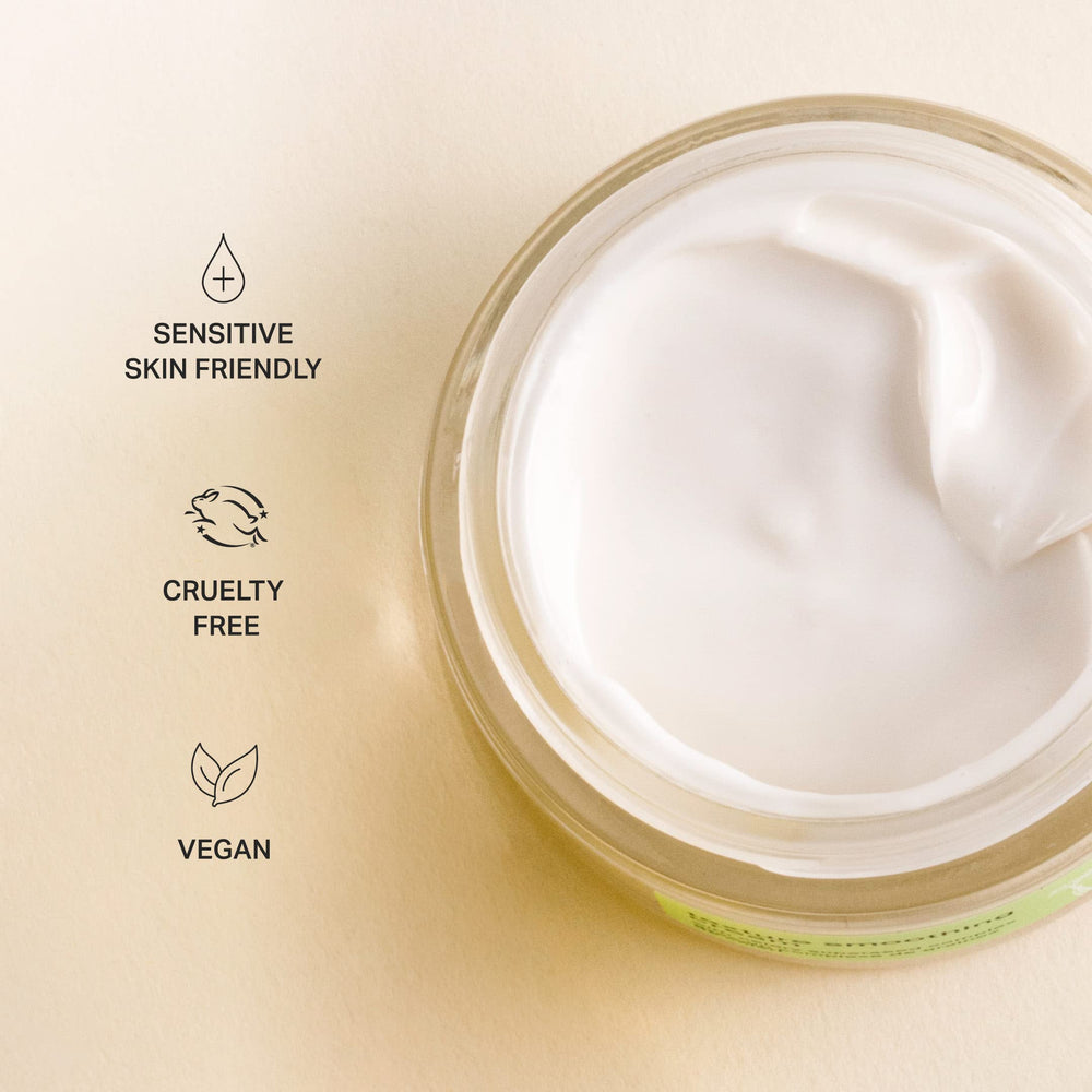 Finition satinée et peau douce après l’application de la crème Cocokind.