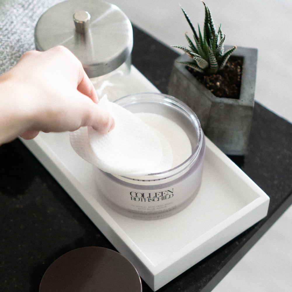 COLLEEN ROTHSCHILD Glycolic Peel Pads: routine quotidienne pour peau lisse et éclatante.