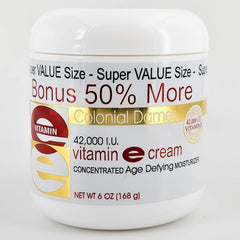 Texture riche de la crème vitamine E Colonial Dames pour nourrir.