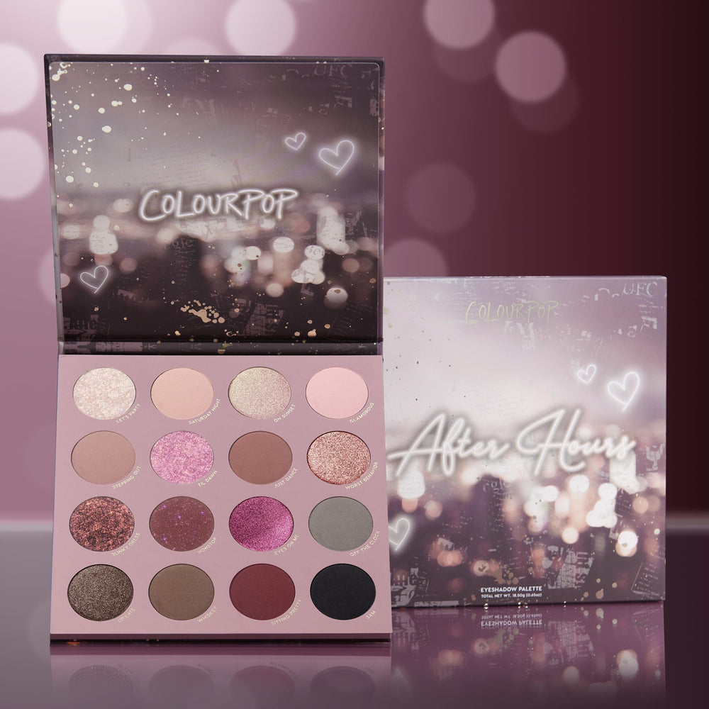 Application souple ColourPop After Hours grâce à des pinceaux adaptés.