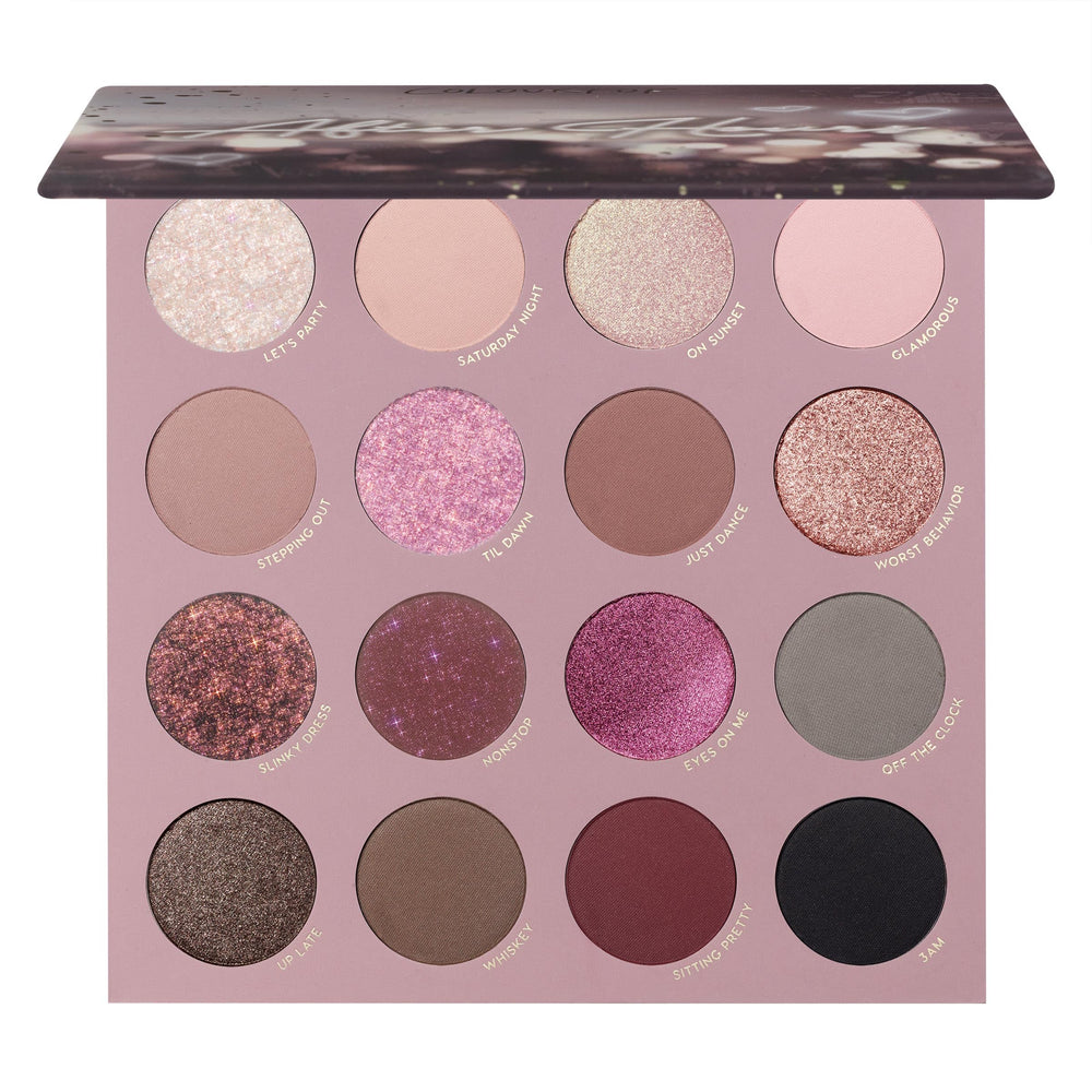 Effet fini métallisé ColourPop After Hours pour des reflets lumineux.