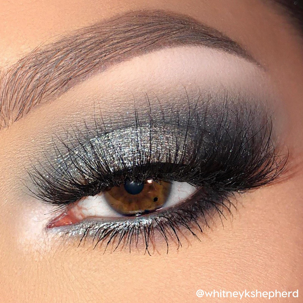 ColourPop Blowin' Smoke, formule longue tenue pour un regard qui tient tout au long de la journée.