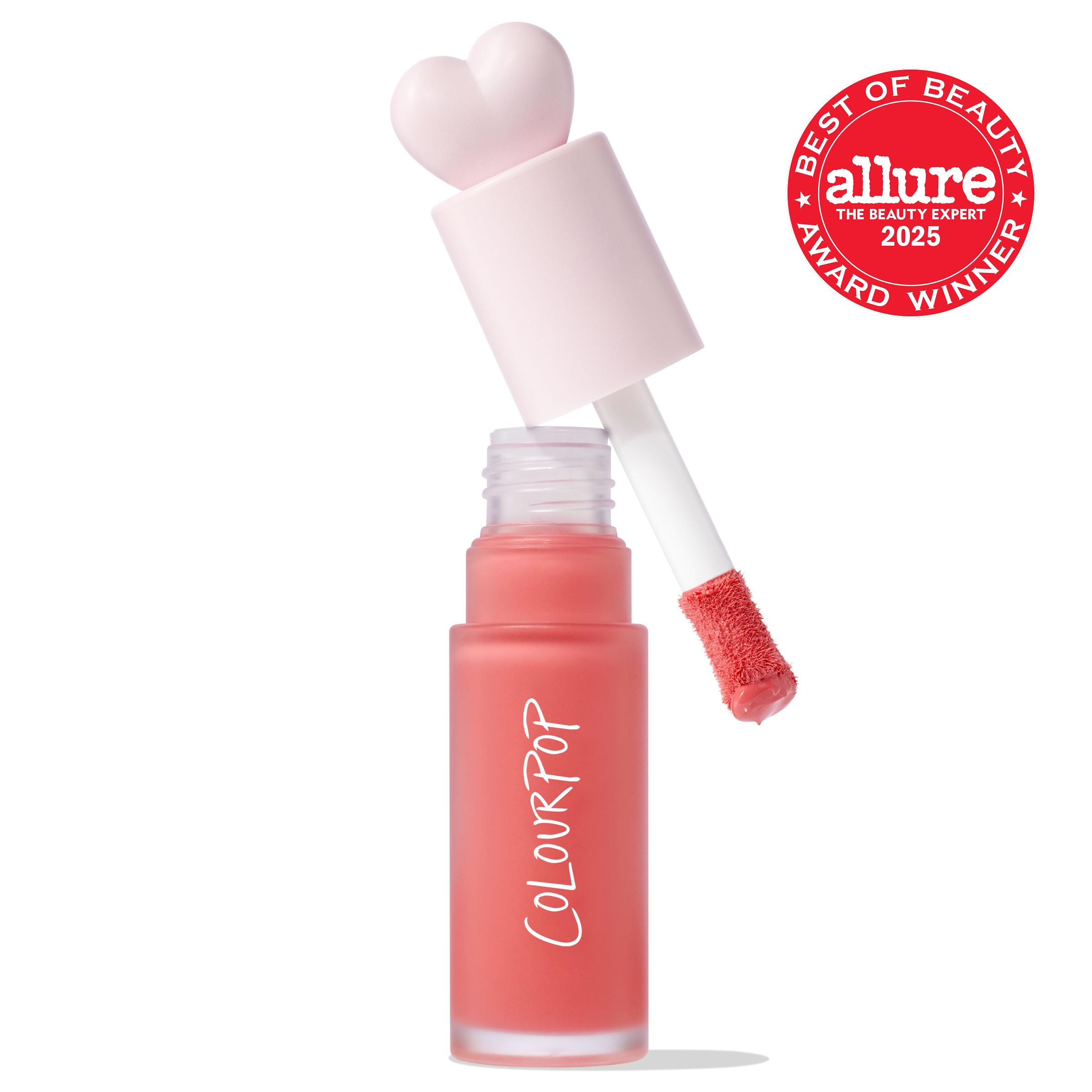 L'applicateur-poire ColourPop facilite une application précise et douce.