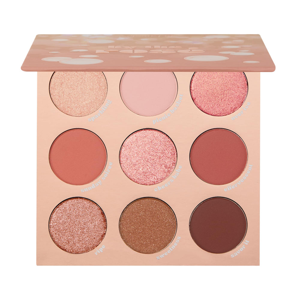 Palette ColourPop By The Rosé yeux ouverts, nuances rosé et neutres pour un look doux.