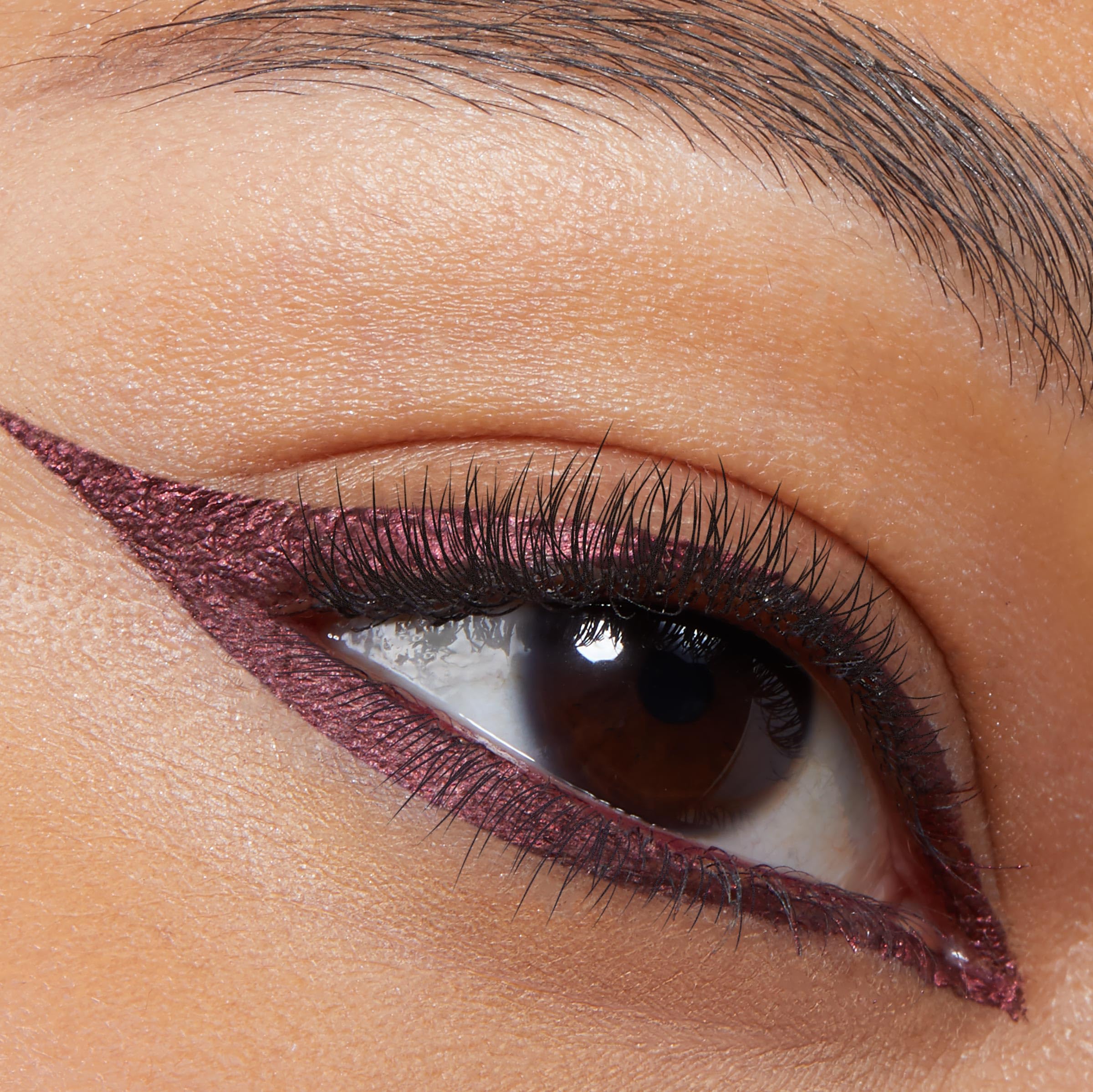 ColourPop Graphix Ink Liner Vampire — tenue longue durée toute la journée.