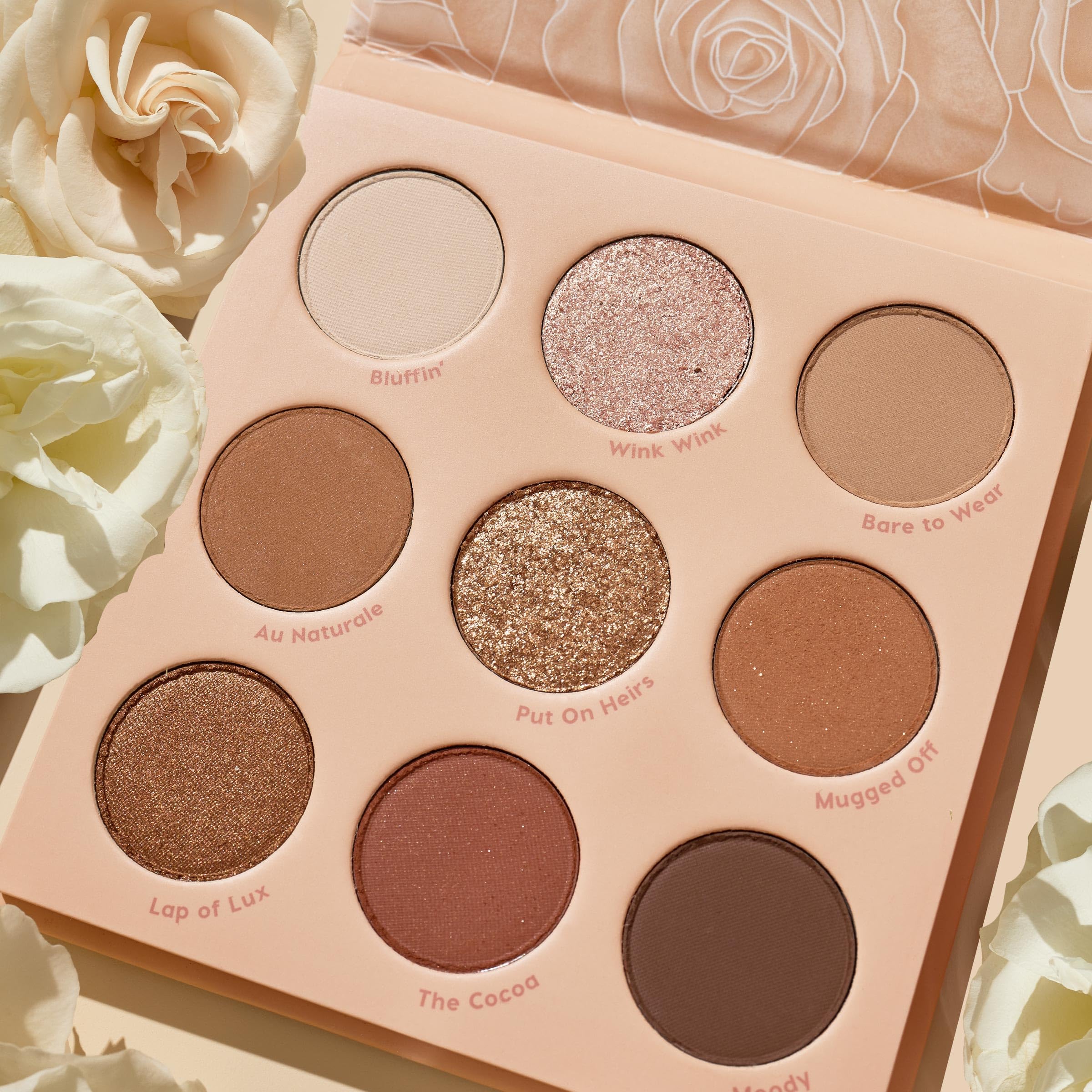 Application avec pinceaux pour un rendu homogène ColourPop Nude Mood.