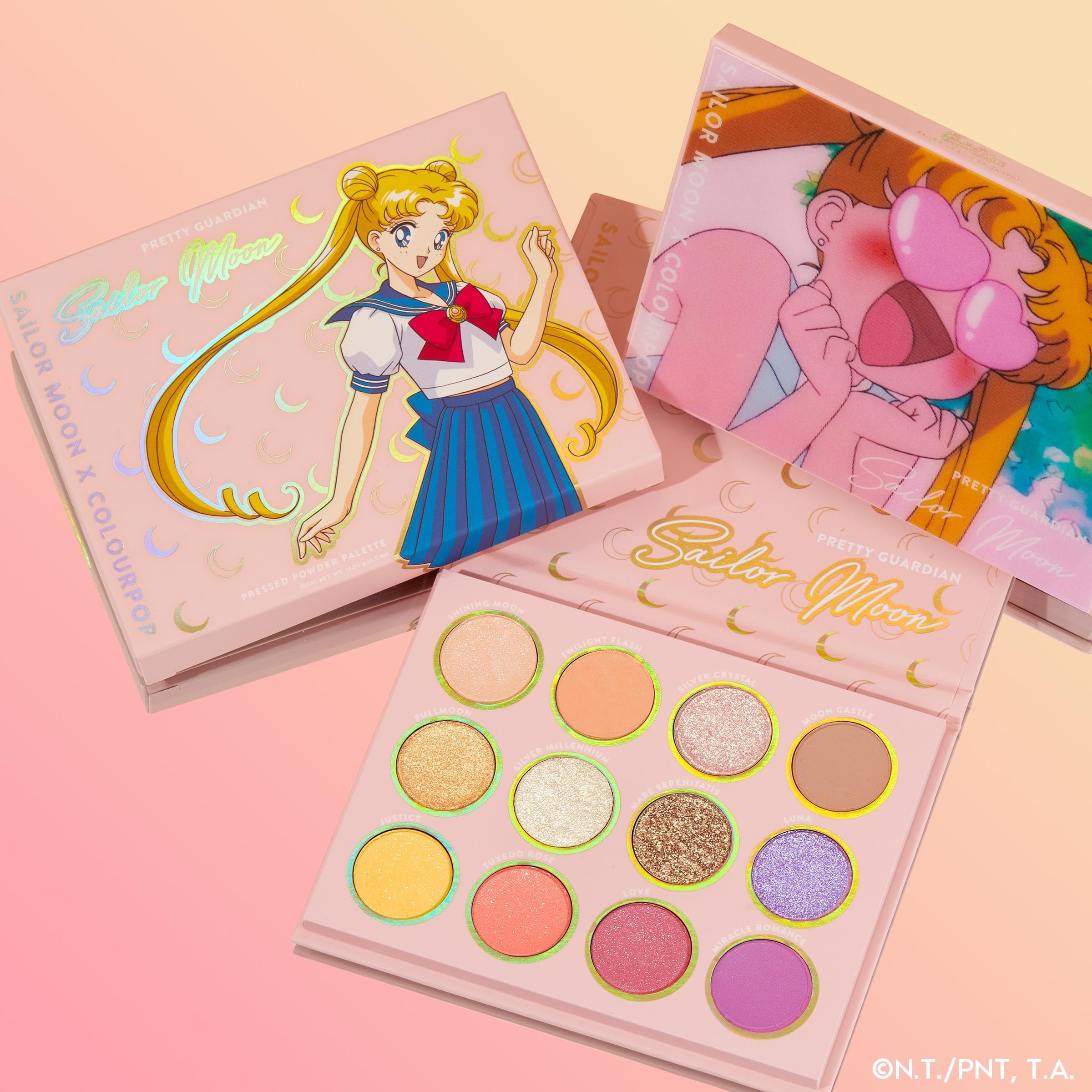 Aperçu de la palette ColourPop Sailor Moon ouverte pour des looks rapides.