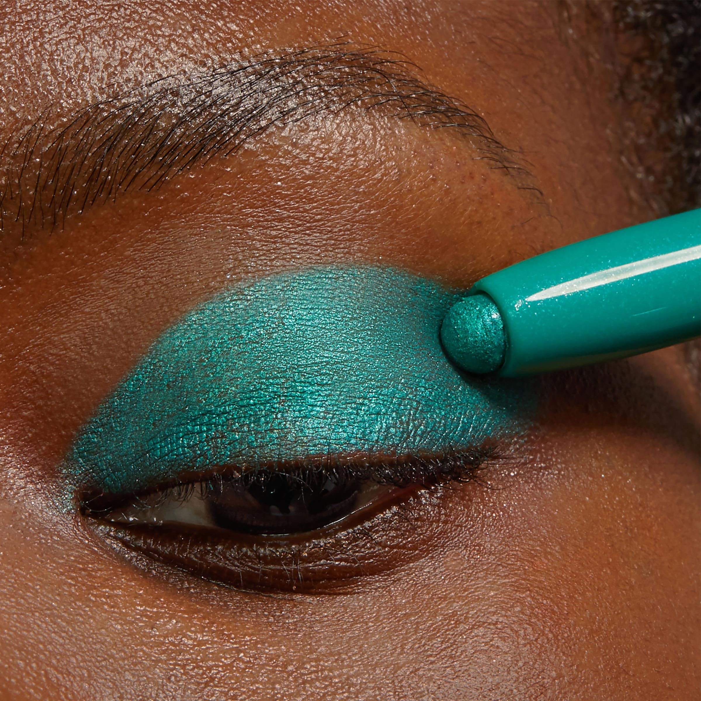 ColourPop Shadow Stix base d’ombre polyvalente pour le regard.