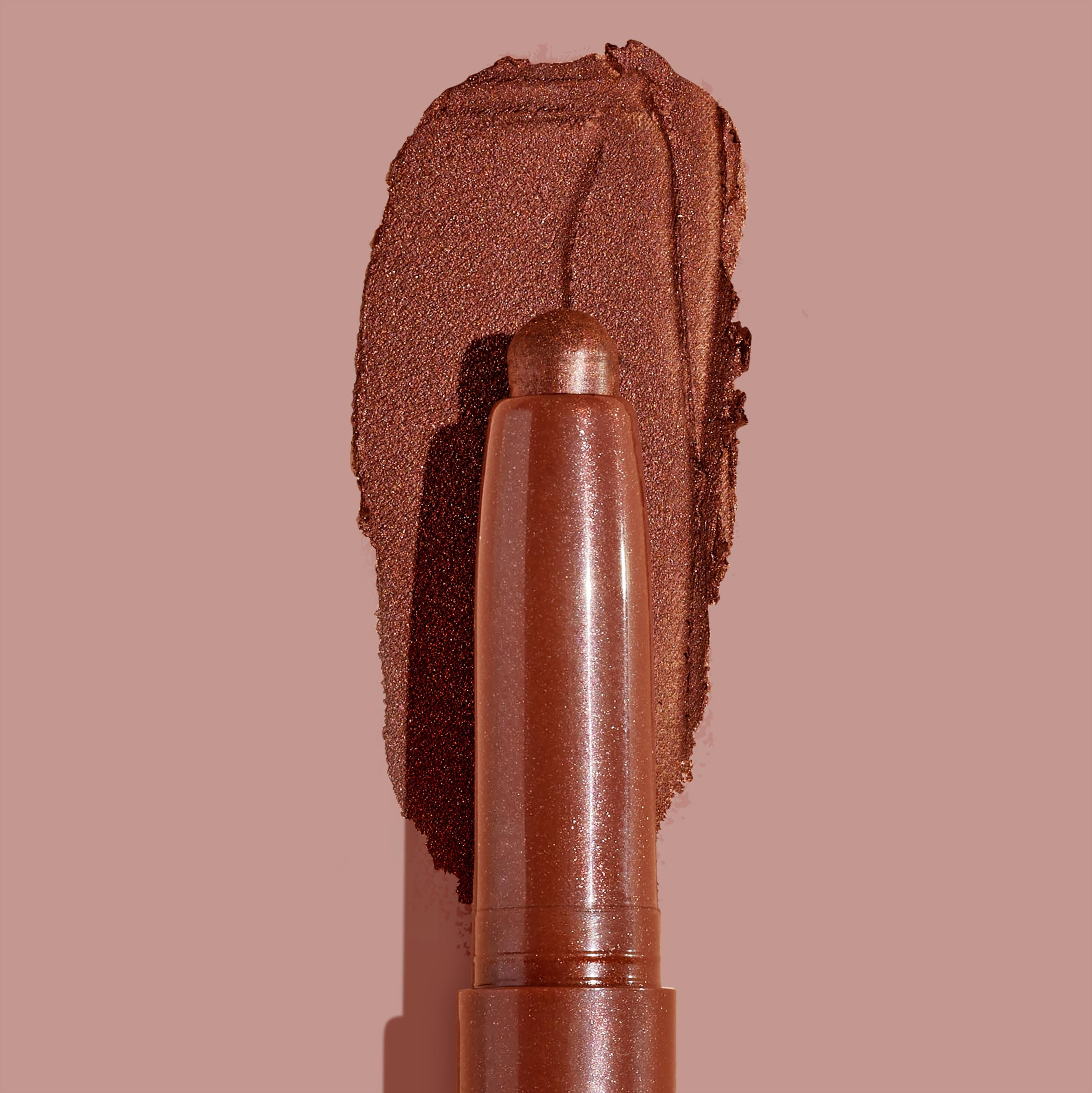 Texture crème abondante pour un maquillage fluide et rapide.