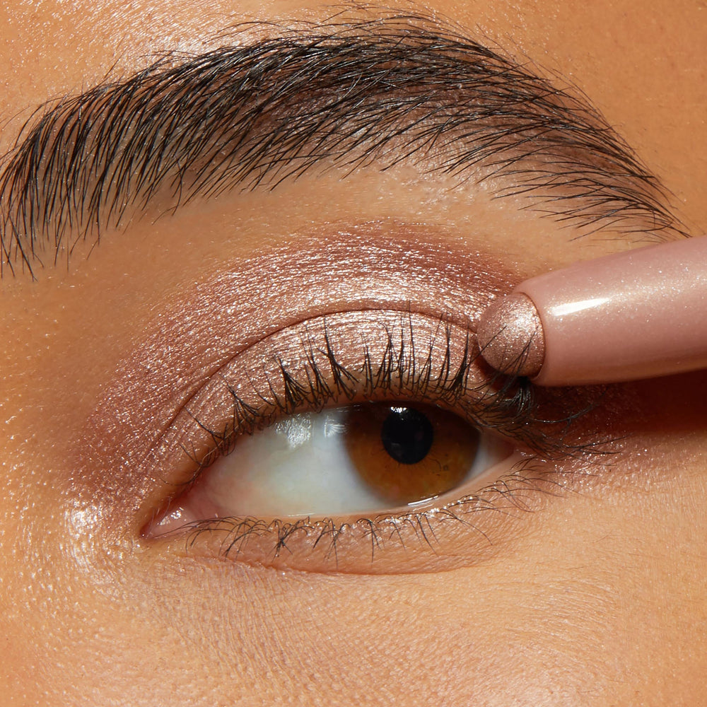Shadow Stix Liner precis: trace nette et précise pour un regard defini.