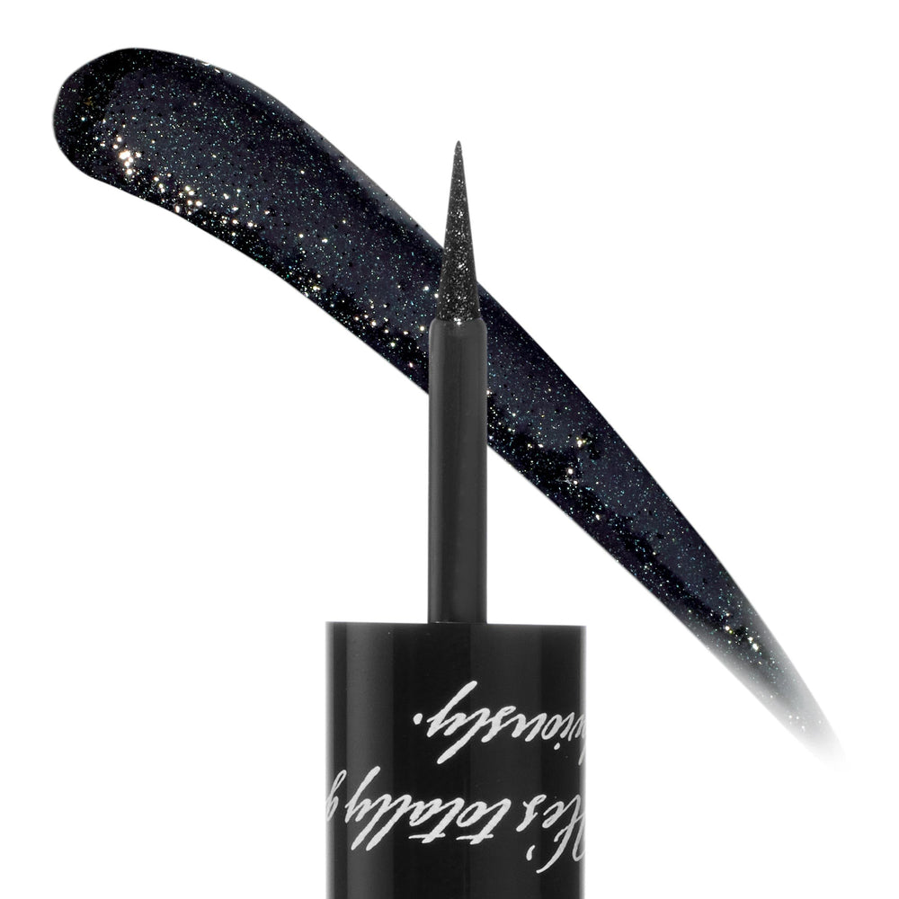 ColourPop Twilight Coven crayon liquide à pointe flexible pour des lignes nettes et longue tenue.