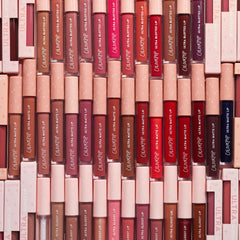 ColourPop Ultra Matte Lipstick Beeper : sensation légère et confort sur les lèvres toute la journée.