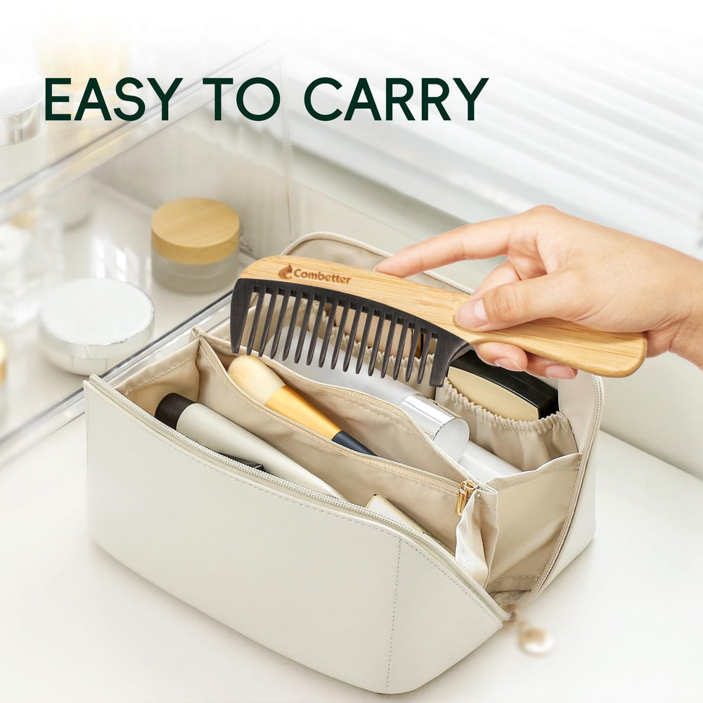 Le peigne portable en bambou Combetter idéal pour les voyages.
