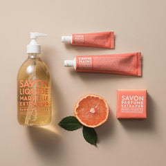 Savon Compagnie de Provence enrichi d’huiles pour douceur naturelle.