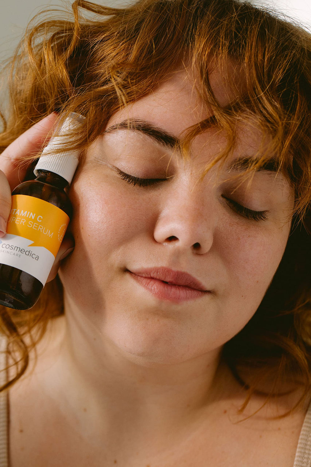 Cosmedica Skincare Vitamine C Super Serum – texture légère qui pénètre rapidement et hydrate durablement
