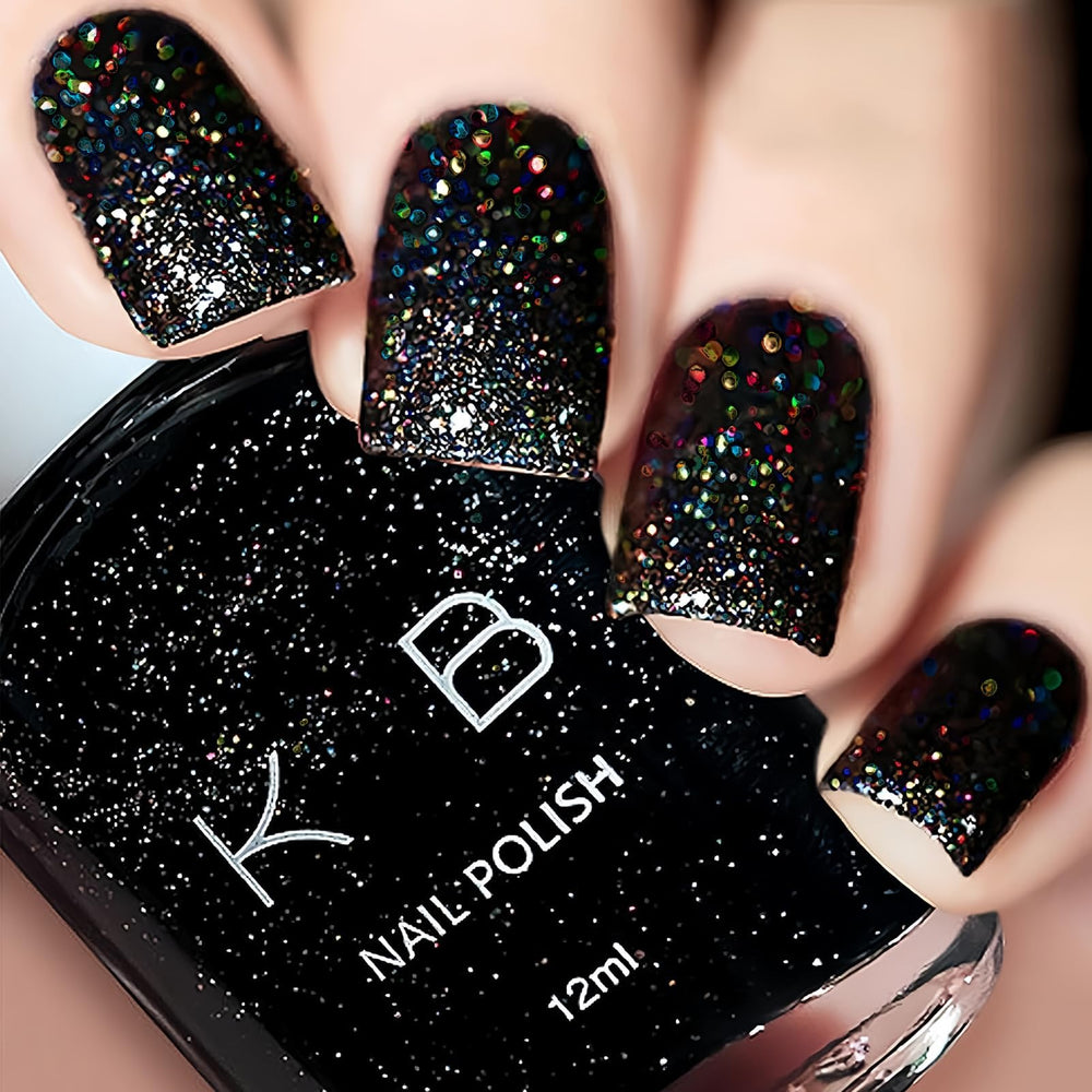 DIY beauté – vernis noir glitter COSMOO idéal pour une manucure maison.