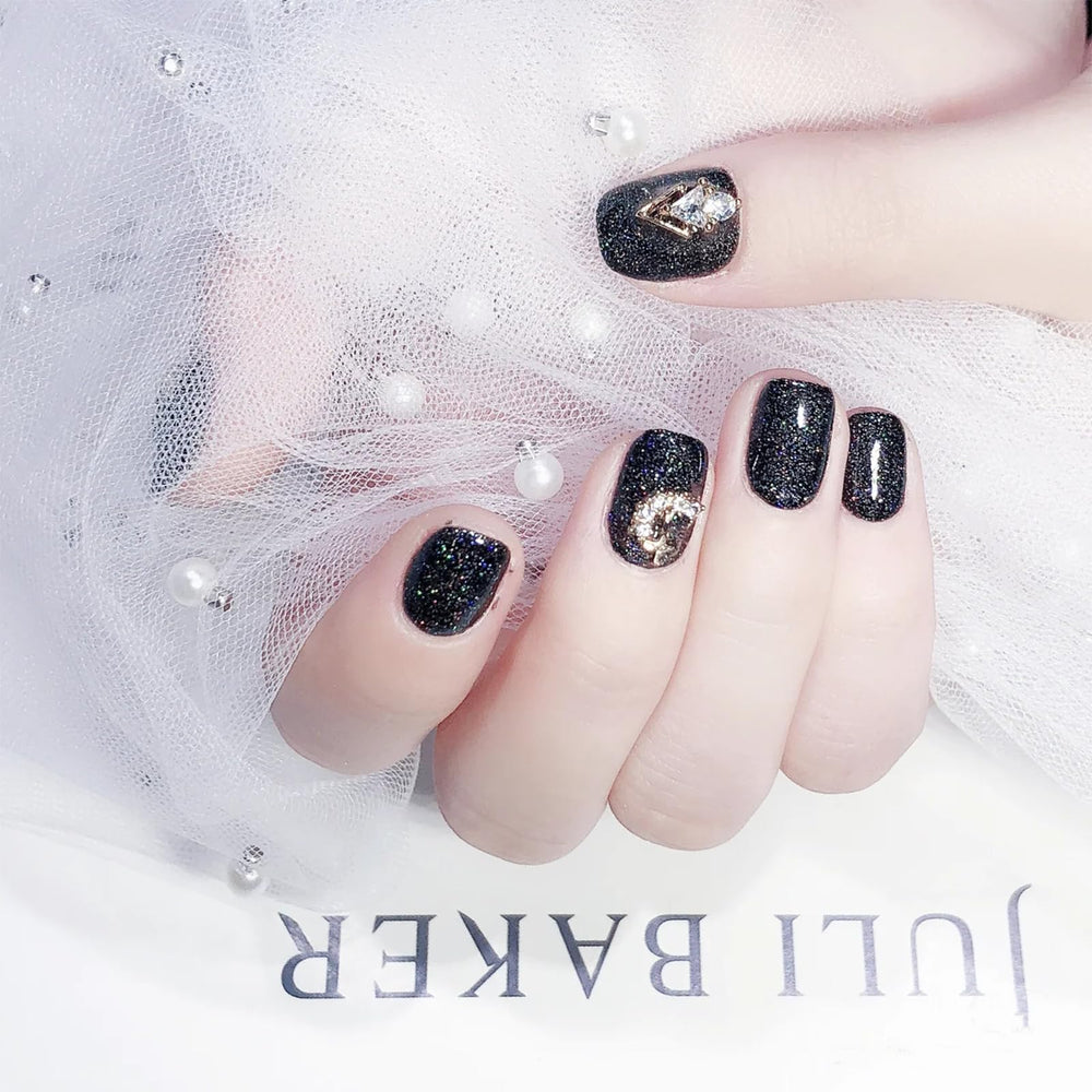 Pinceau intégré COSMOO – application rapide et uniforme sur les ongles.