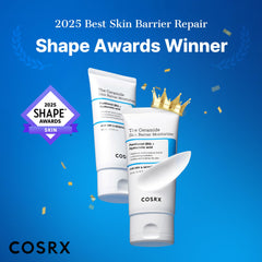 COSRX Crème barrière ceramides, texture satinée prête à glisser sur la peau.