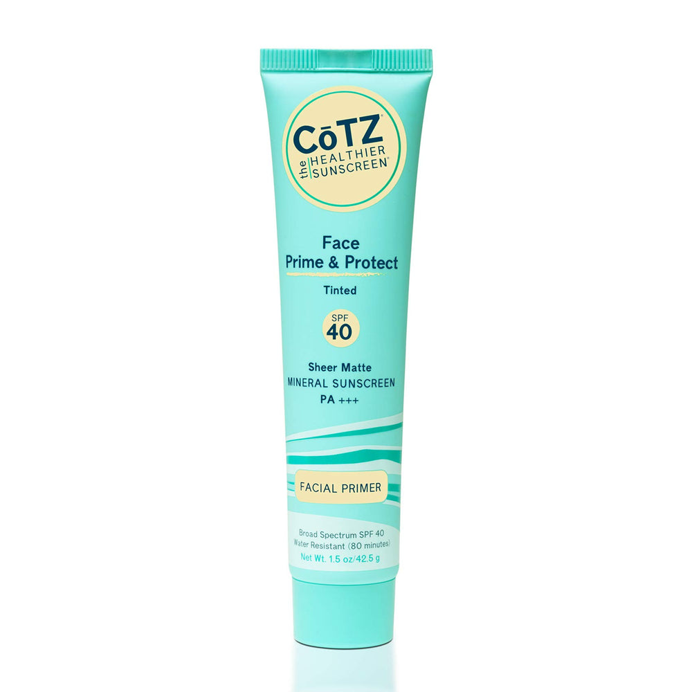 CoTZ base-maquillage minéral teinte SPF40 dans une petite bouteille.
