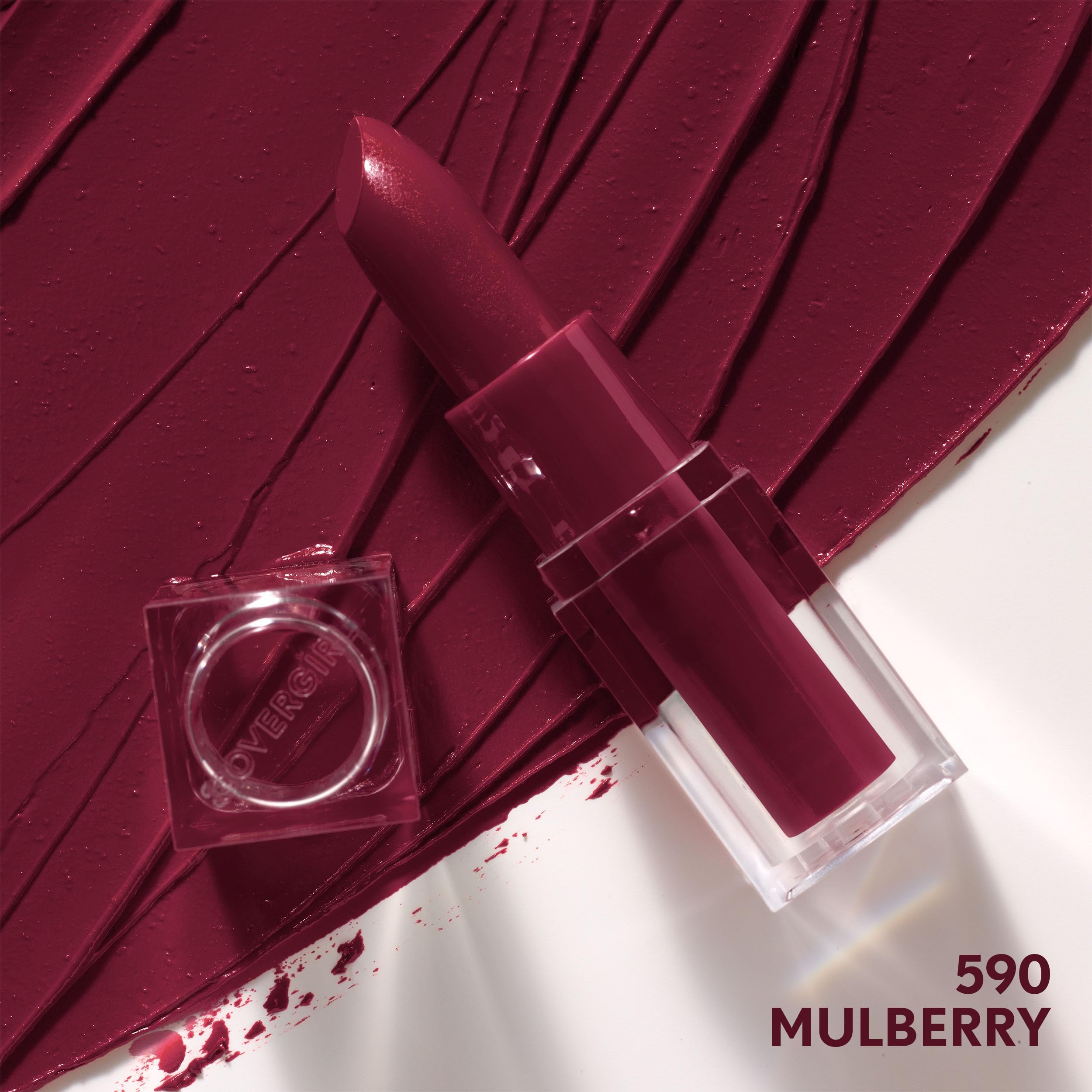 Application douce de CoverGirl teinte Mulberry pour un look defini